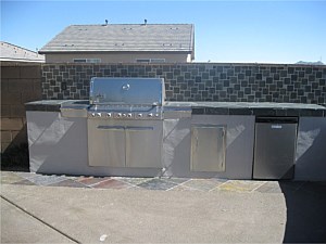 Outdoor Kitchen